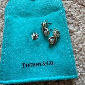 Tiffany & Co Silver Pearl Infinity Earrings